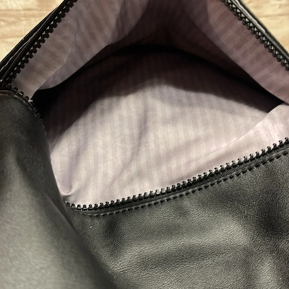 Sherpani Petra Crossbody Black Foldover Top Like New Condition